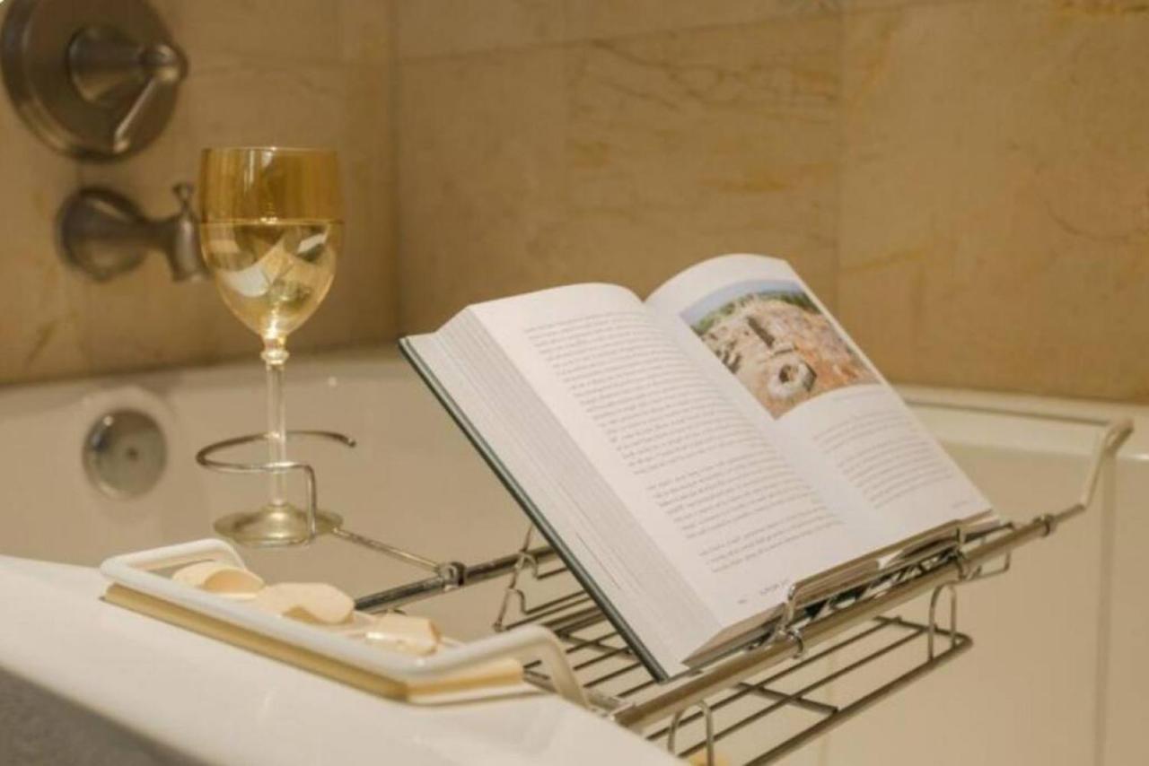 Wine-Dine-Sunshine Cozy Flat In The Heart Of Dtsp Vila São Petersburgo Exterior foto