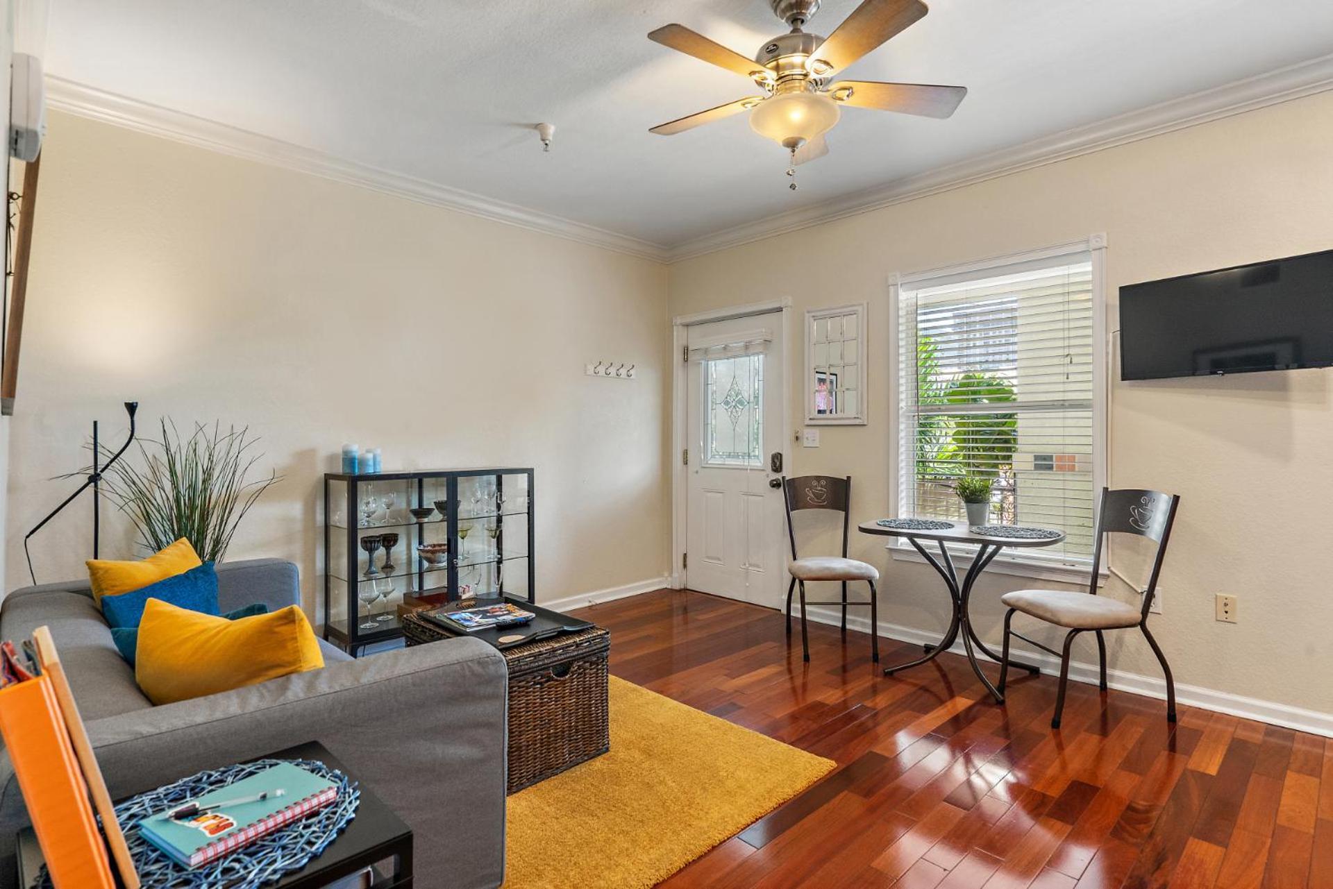 Wine-Dine-Sunshine Cozy Flat In The Heart Of Dtsp Vila São Petersburgo Exterior foto