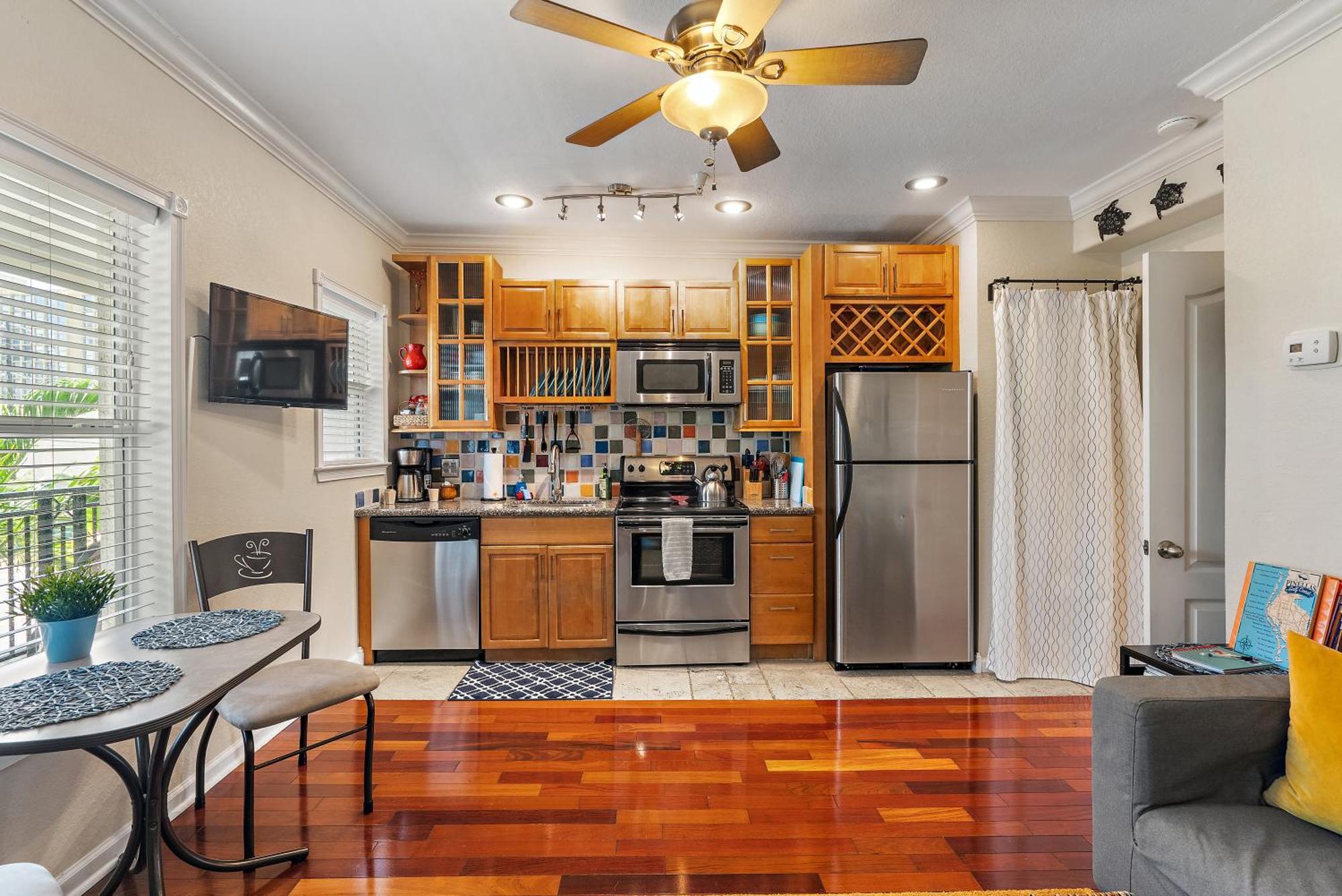Wine-Dine-Sunshine Cozy Flat In The Heart Of Dtsp Vila São Petersburgo Exterior foto